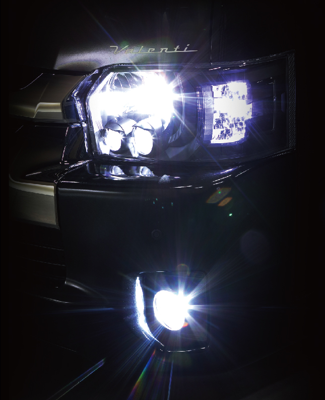 ハイエース LEDヘッドライト型番QDF―KDH201V