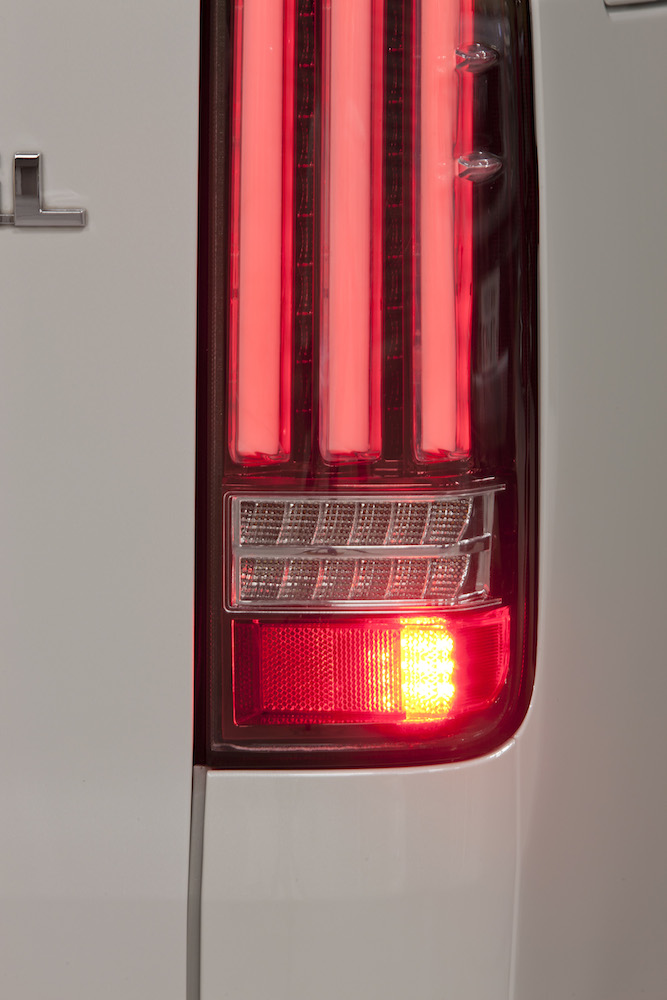 トヨタ 200系 ハイエース レジアスエース タイプ2 ジュエルLEDテールランプREVO TYPE2｜製品情報｜VALENTI